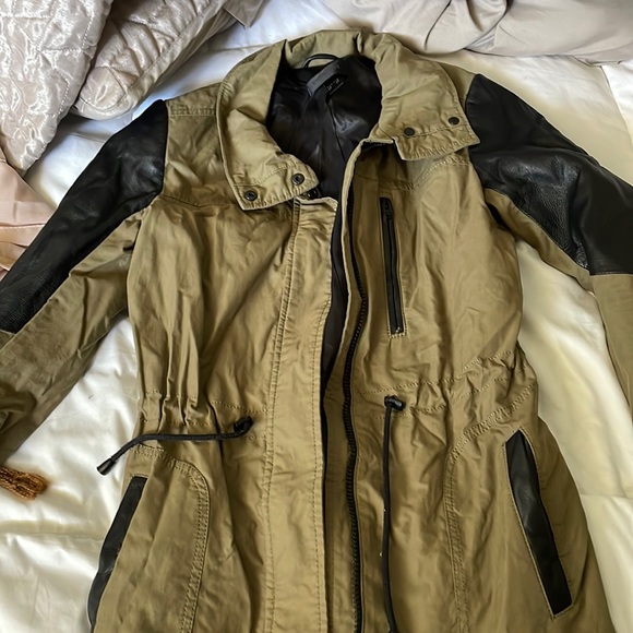 Greenish brown with leather - Picture 1 of 1